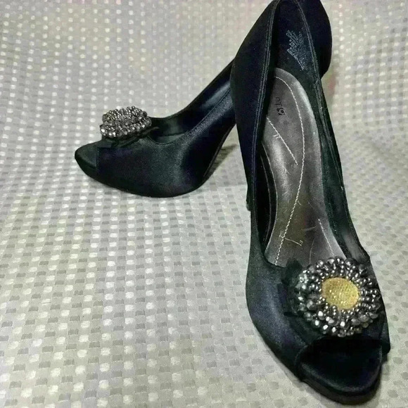 Apt 9 Womens Cindy Black Rhinestone Flower - Picture 3 of 11